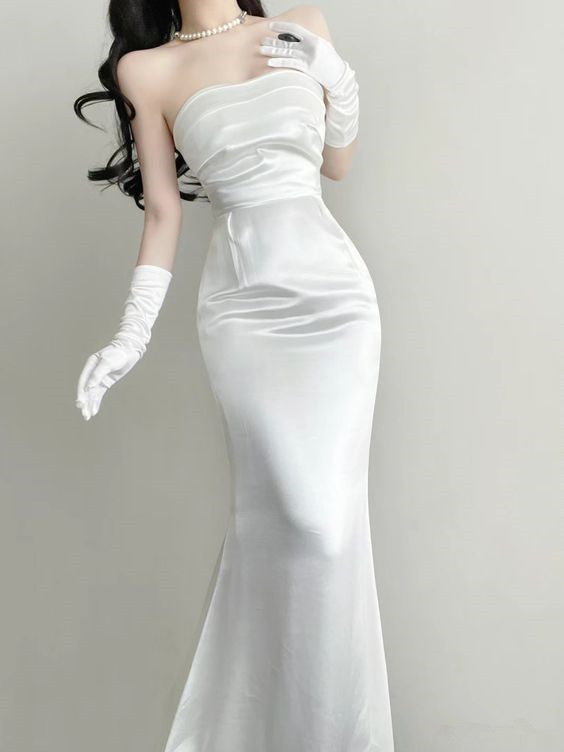 Simple Mermaid Sleeveless White Wedding Dresses P889