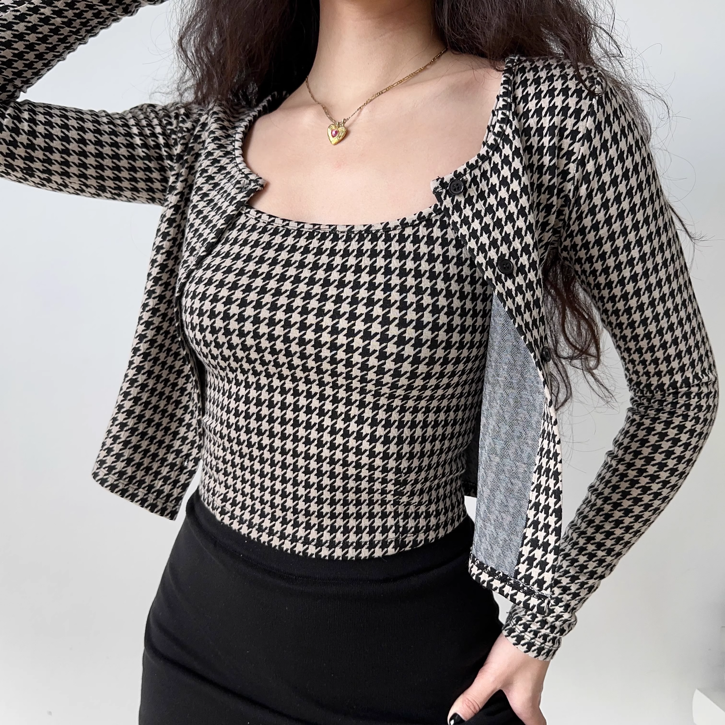 Style Retro houndstooth suspender + cardigan two-piece set for women, slim cropped top P346