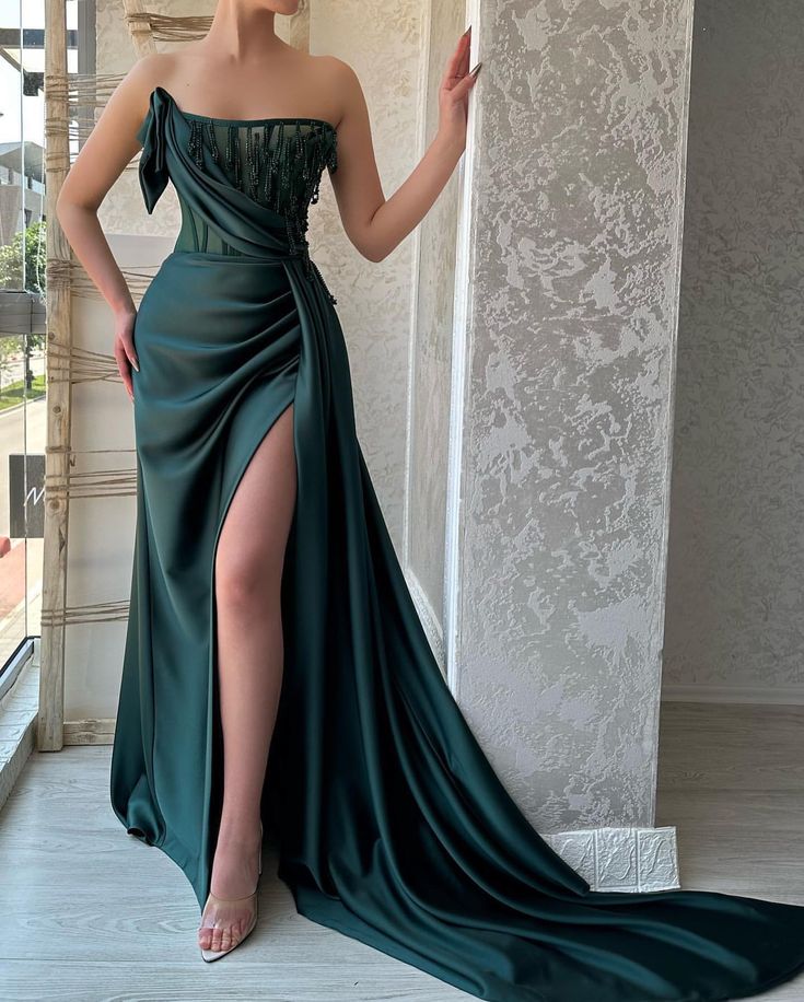 Classy Long Dark Green Sleeveless Beading Prom Gowns P441