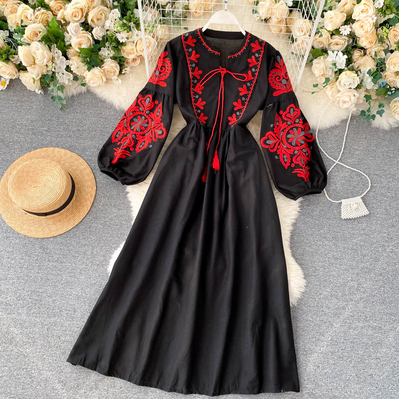 Bohemian Embroidered Round Neck Balloon Sleeve Women Dress P083