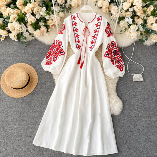 Bohemian Embroidered Round Neck Balloon Sleeve Women Dress P083