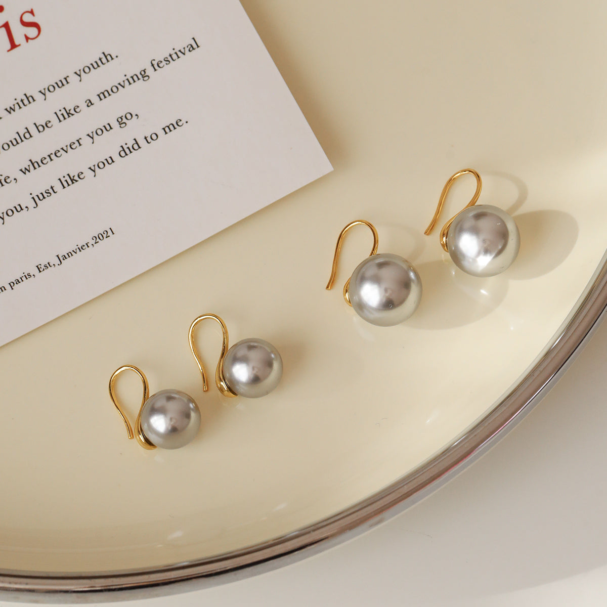 Gray Pearl Earrings Temperament Versatile Women's Classic Round Earhooks e015