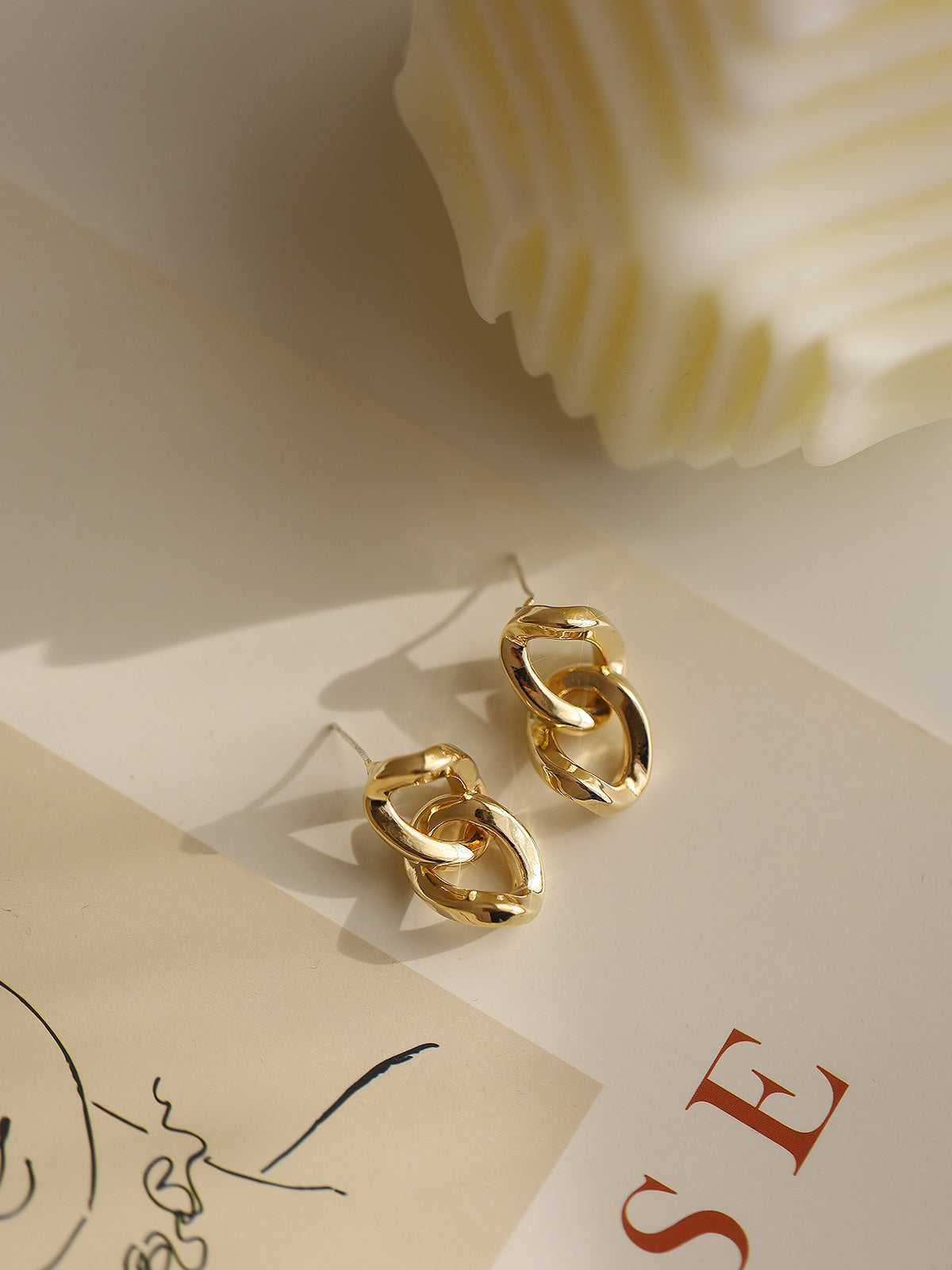 2023 new trendy earrings light luxury high-end niche geometric design earrings for women e011