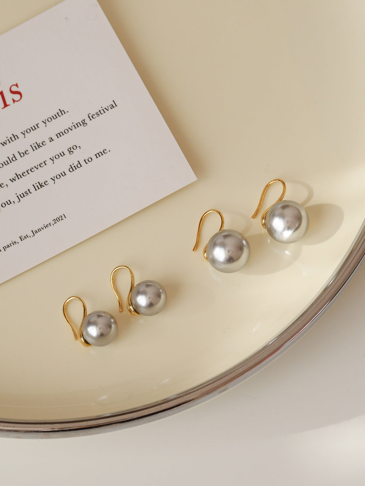 Gray Pearl Earrings Temperament Versatile Women's Classic Round Earhooks e015